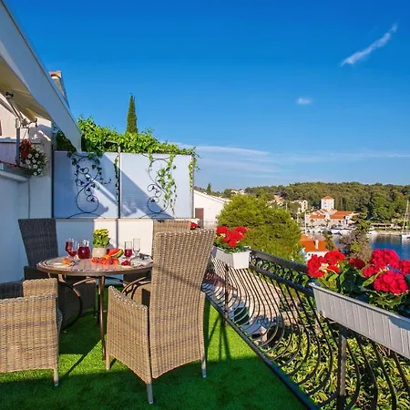 Golden View Luxury Apartmán Maslinica